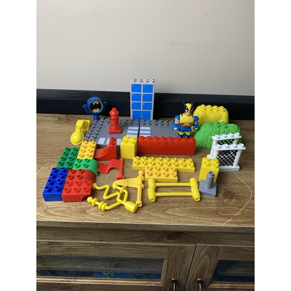 Mega Lego Blocks Marvel X-Men WOLVERINE 3.5" Action Figure Plus Blocks